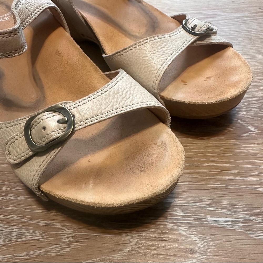 Dansko Sandal Womens 39 Beige Tricia Milled Leather Ankle Strap Open Toe Wedge - Picture 6 of 10